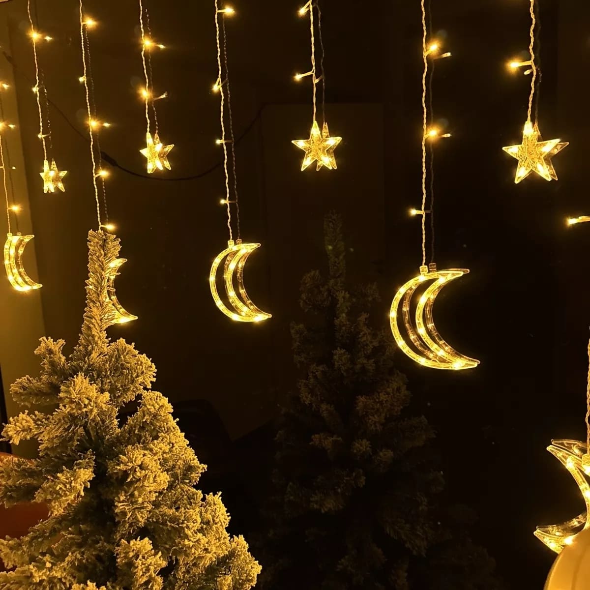 Cascata Lua 138 Leds Multi Funções Luzes de Iluminação Pisca Para Decoração e Ideal para Fachadas e Festas Bivolt